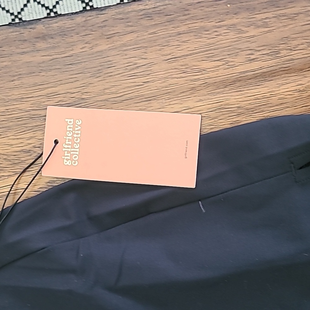 Girlfriend Collective Racer Float Ultralight Split Skort in Black Large.  New - Picture 2 of 5